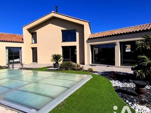 Propriété 7 pièces 215 m²