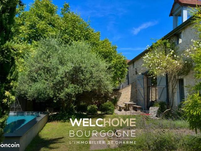 Propriété 7 pièces 215 m²