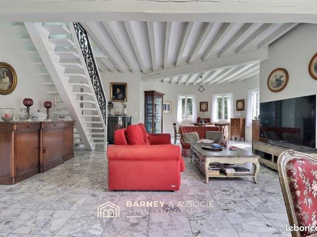 Propriété 7 pièces 215 m²