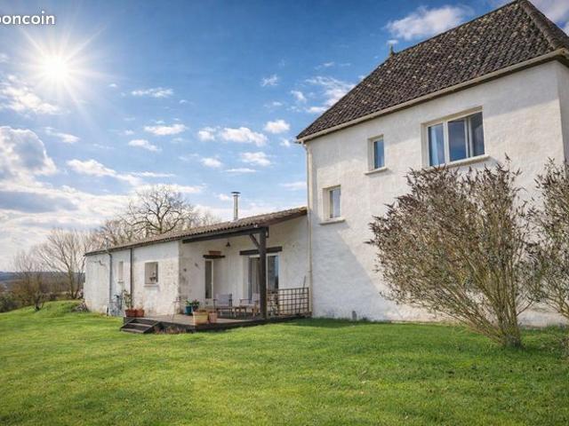 Propriété 7 pièces 216 m²