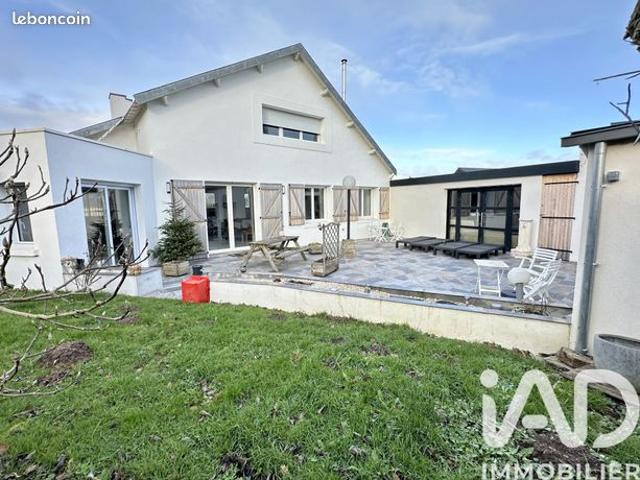 Maison familiale 7 pièces 216 m²