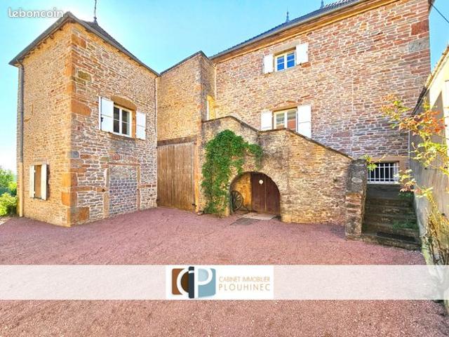 Propriété 7 pièces 216 m²