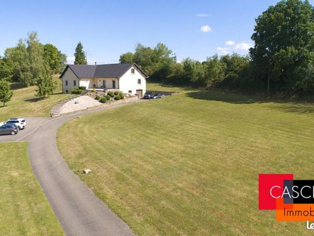 Propriété 7 pièces 216 m²