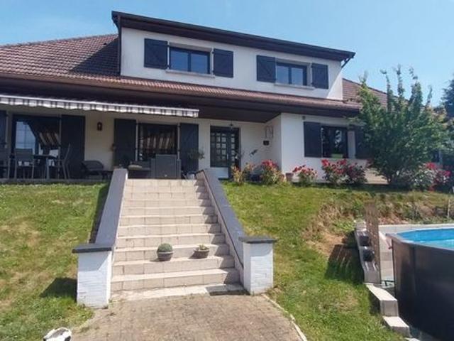 Maison 7 pièces 216 m²