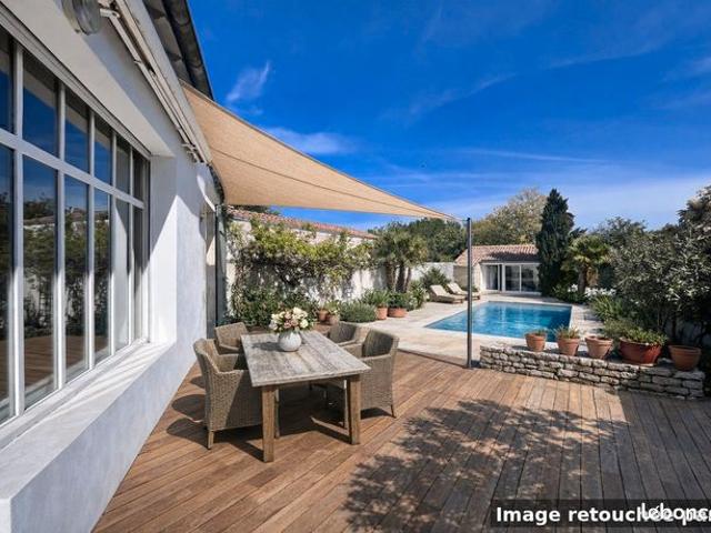 Propriété 7 pièces 216 m²