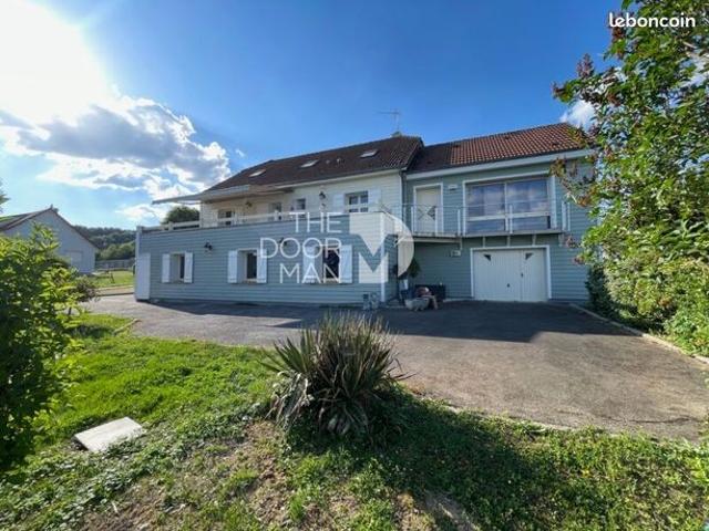 Propriété 7 pièces 216 m²