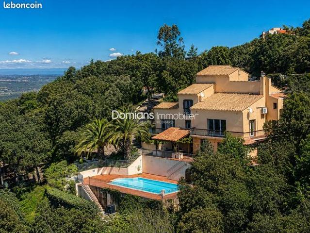 Propriété 7 pièces 217 m²