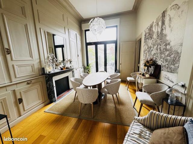 Propriété 7 pièces 217 m²