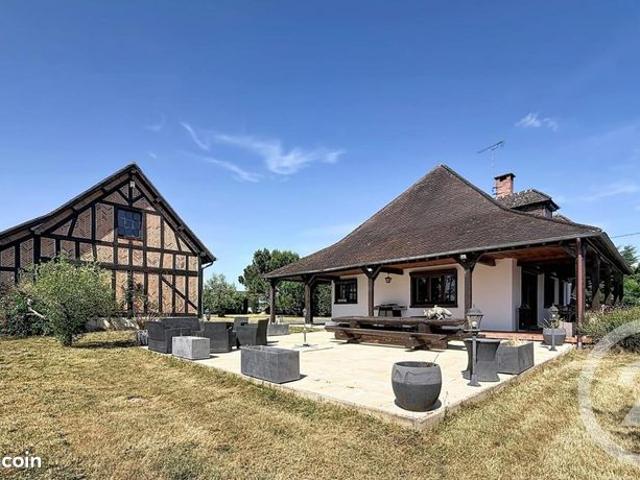 Propriété 7 pièces 218 m²