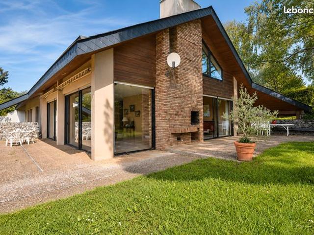 Maison 7 pièces 218 m²