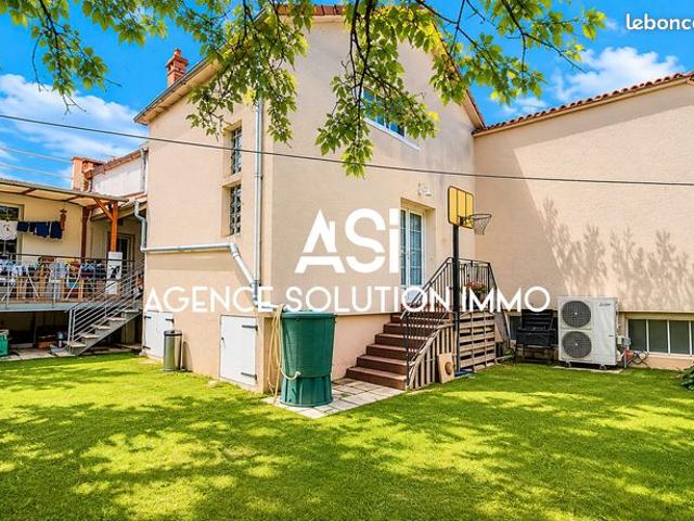 Propriété 7 pièces 219 m²