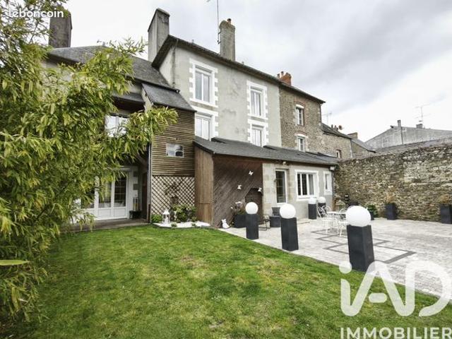 Propriété 7 pièces 219 m²