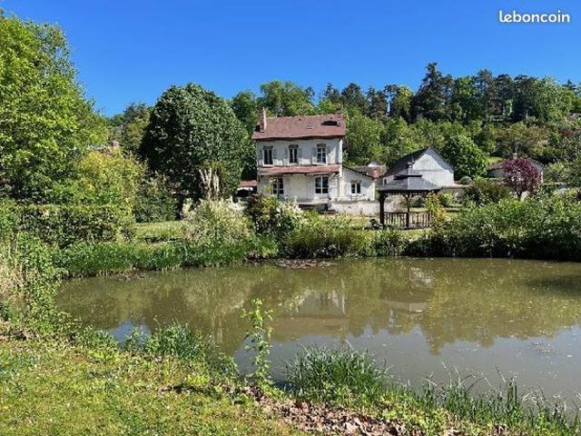 Propriété 7 pièces 210 m²