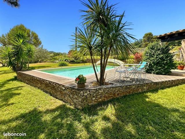 Propriété 7 pièces 210 m²