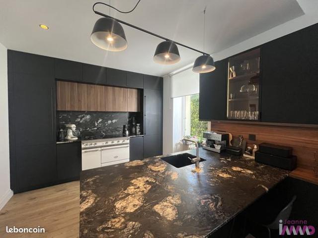 Propriété 7 pièces 210 m²