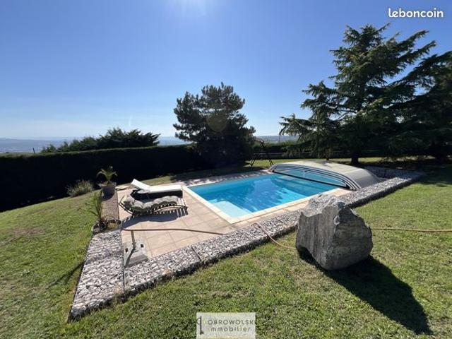 Propriété 7 pièces 210 m²