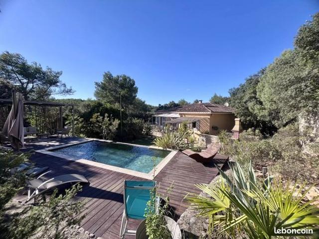 Propriété 7 pièces 210 m²
