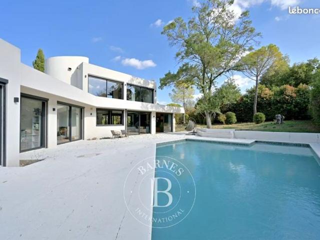 Propriété 7 pièces 210 m²