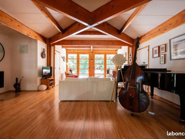 Propriété 7 pièces 210 m²