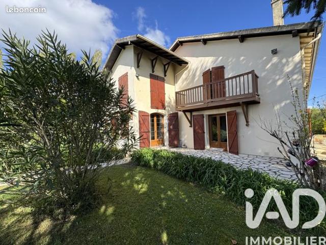 Propriété 7 pièces 210 m²