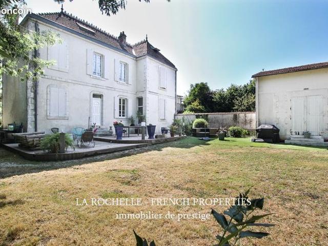 Propriété 7 pièces 210 m²