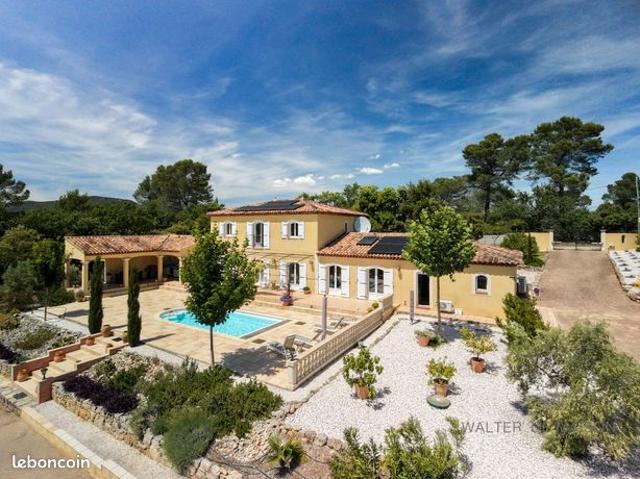 Propriété 7 pièces 210 m²