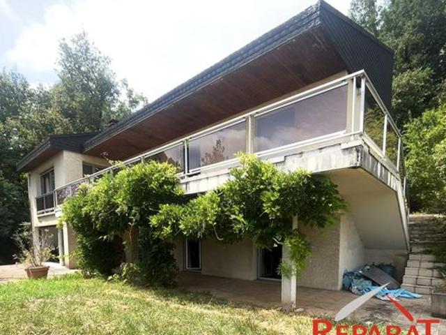 Propriété 7 pièces 210 m²
