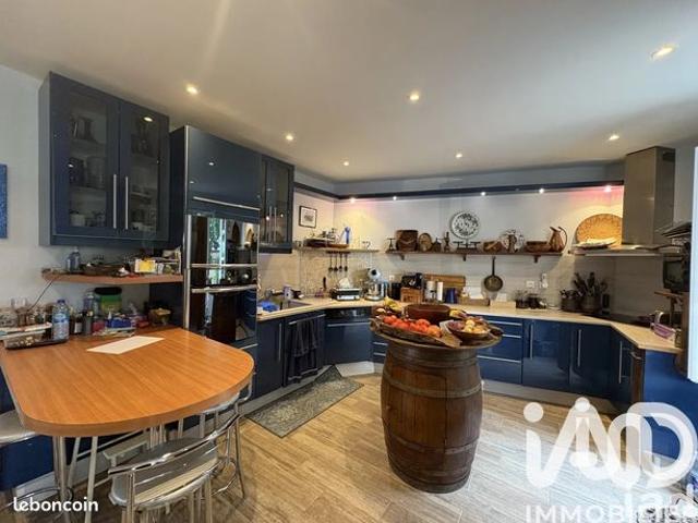 Propriété 7 pièces 210 m²
