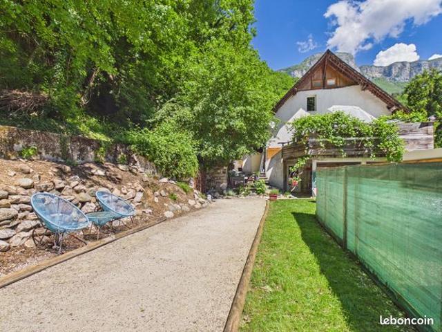 Propriété 7 pièces 210 m²