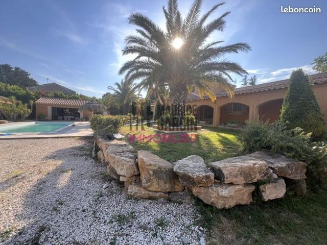 Propriété 7 pièces 210 m²