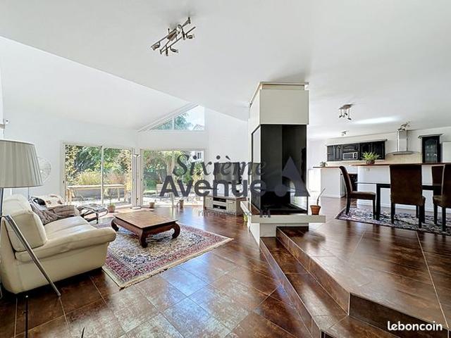 Propriété 7 pièces 210 m²
