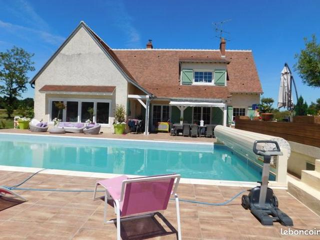 Propriété 7 pièces 210 m²