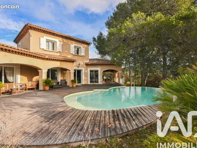 Propriété 7 pièces 210 m²