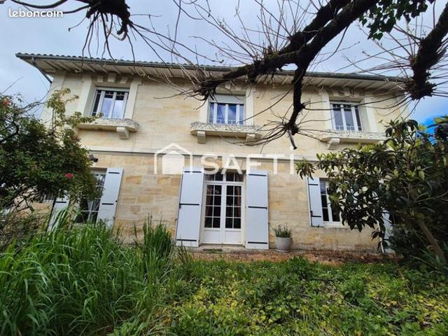 Propriété 7 pièces 210 m²