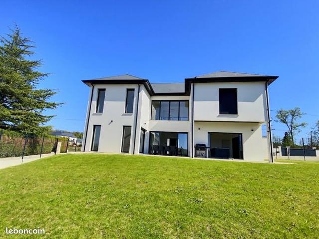 Propriété 7 pièces 210 m²