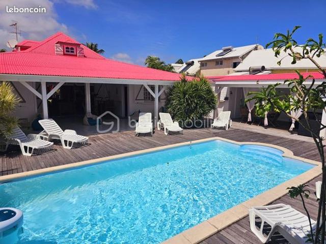 Propriété 7 pièces 211 m²