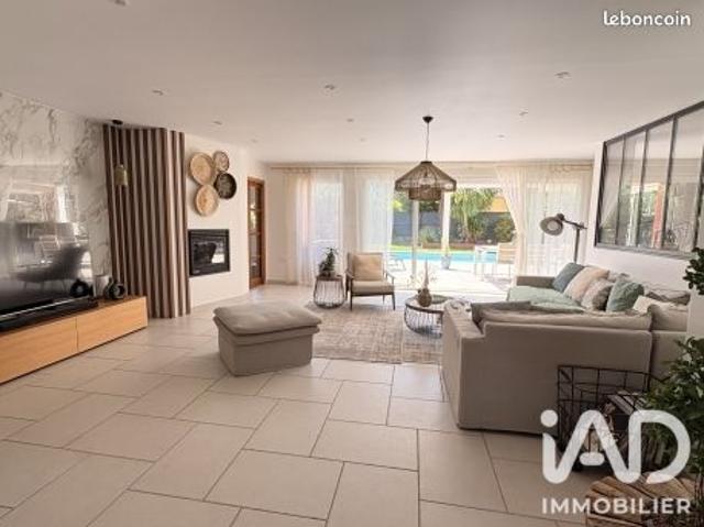Propriété 7 pièces 212 m²