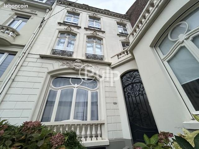 Propriété 7 pièces 213 m²