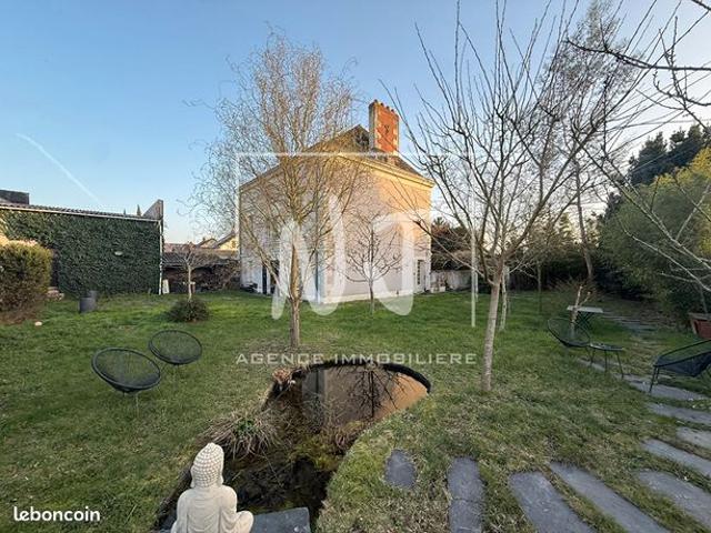 Propriété 7 pièces 213 m²