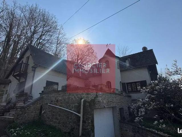 Propriété 7 pièces 213 m²
