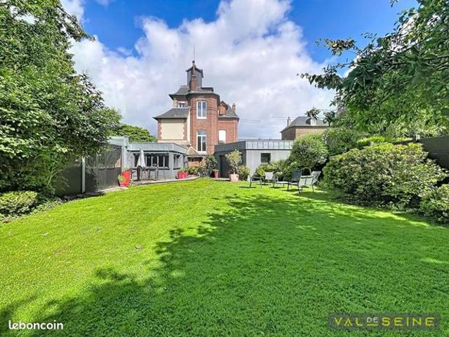 Propriété 7 pièces 224 m²