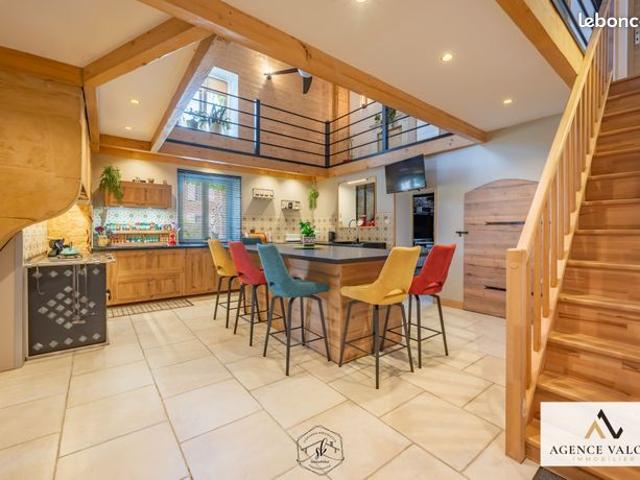 Propriété 7 pièces 224 m²