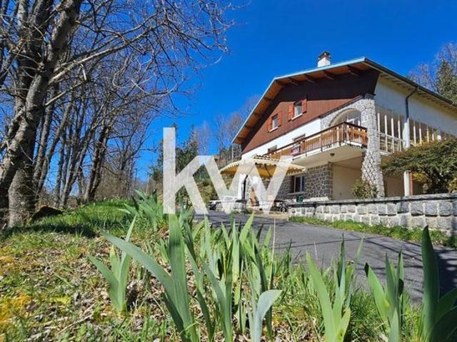 Propriété 7 pièces 224 m²