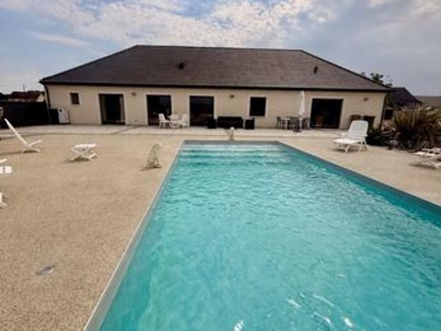 Propriété 7 pièces 224 m²