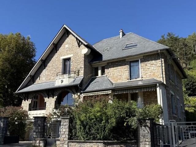 Propriété 7 pièces 224 m²