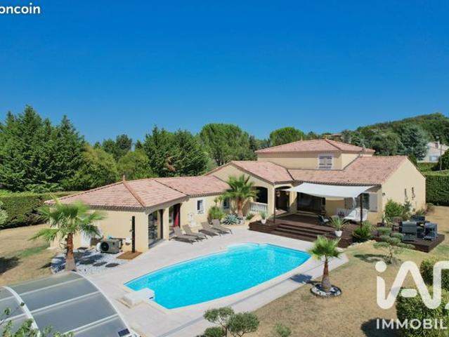 Propriété 7 pièces 225 m²