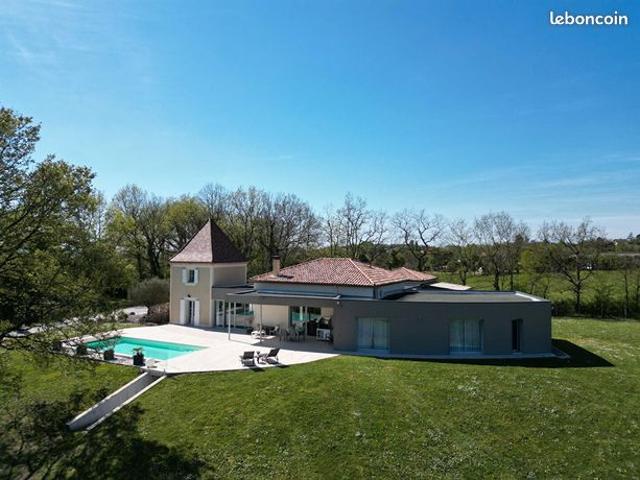 Propriété 7 pièces 225 m²