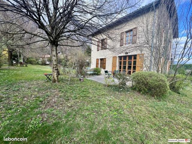Propriété 7 pièces 225 m²