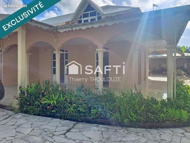 Propriété 7 pièces 225 m²