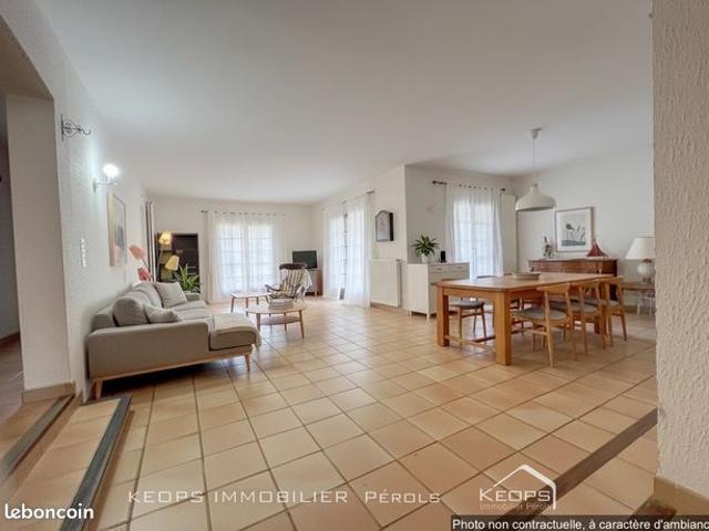 Propriété 7 pièces 225 m²